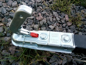 Елемент кріплення причепів