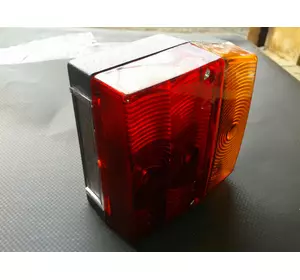 Ліхтар задній легкового причепа універсальний Ліхтар задній легкового причепа універсальний