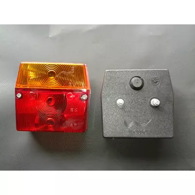 Ліхтар задній універсальний для легкового причепа MD-2