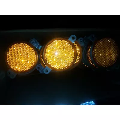 Помаранчевий світловідбивач ФП-310 на залізній основі